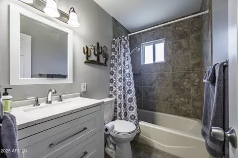 Bath - 308 E La Jolla Dr, Tempe, AZ 85282 photo 2 of 2