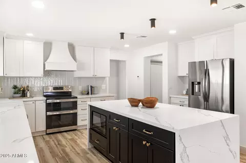 2353 N 51st Pl, Phoenix, AZ 85008