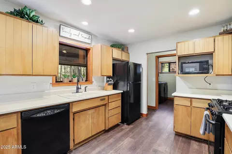 2729 Larson Loop, Forest Lakes, AZ 85931 photo 8