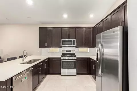 Kitchen - 9535 E Tupelo Ave, Mesa, AZ 85212 photo 4 of 4