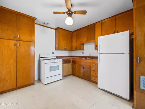 2834 E Michael Dr, Phoenix, AZ 85032 photo 17
