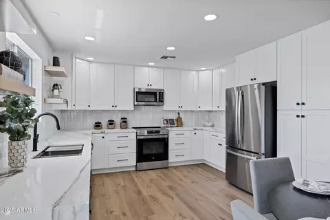 Kitchen - 640 S 34th St, Mesa, AZ 85204 photo 1 of 4