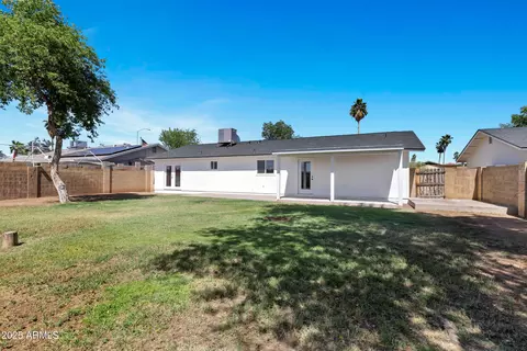 Exterior - 640 S 34th St, Mesa, AZ 85204 photo 5 of 7