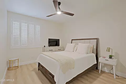 Bedroom - 4039 E Paradise Dr, Phoenix, AZ 85028 photo 3 of 4