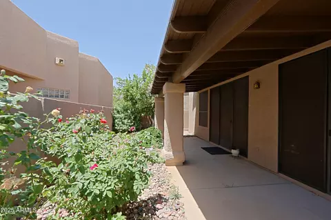 Exterior - 4039 E Paradise Dr, Phoenix, AZ 85028 photo 8 of 14