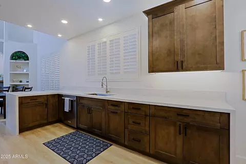 Kitchen - 4039 E Paradise Dr, Phoenix, AZ 85028 photo 4 of 7