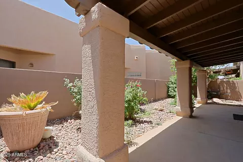 Exterior - 4039 E Paradise Dr, Phoenix, AZ 85028 photo 9 of 14