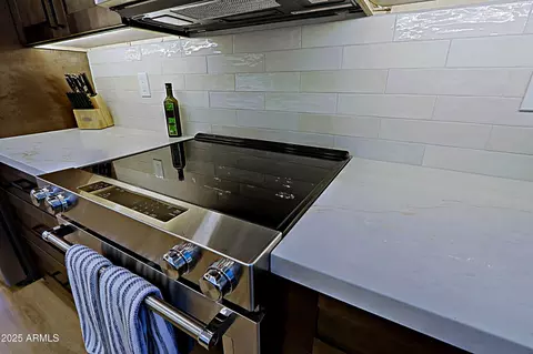 Kitchen - 4039 E Paradise Dr, Phoenix, AZ 85028 photo 7 of 7