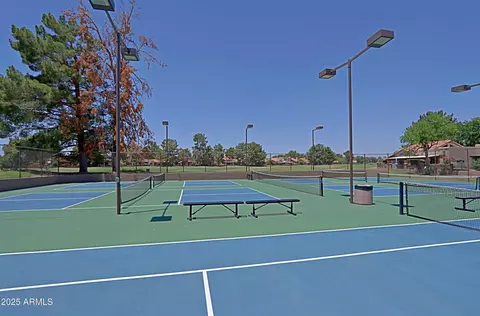 View/Area - 4039 E Paradise Dr, Phoenix, AZ 85028 photo 2 of 3