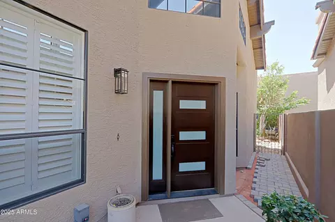 Entry Way - 4039 E Paradise Dr, Phoenix, AZ 85028 photo 1 of 1