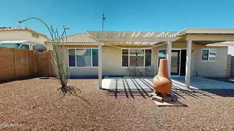 Exterior - 884 W 15th Ave, Apache Junction, AZ 85120 photo 3 of 4