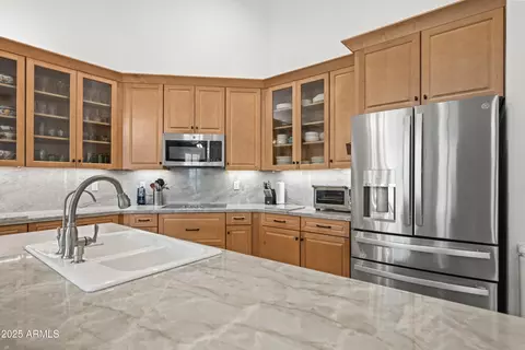Kitchen - 2243 E Cortez Dr, Gilbert, AZ 85234 photo 8 of 10