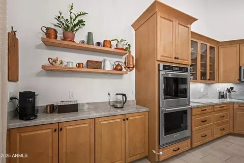 Kitchen - 2243 E Cortez Dr, Gilbert, AZ 85234 photo 6 of 10
