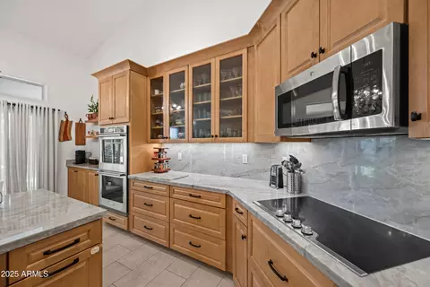 Kitchen - 2243 E Cortez Dr, Gilbert, AZ 85234 photo 5 of 10