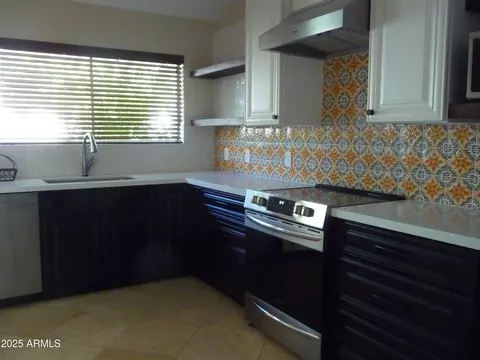 Kitchen - 2068 E Cairo Dr, Tempe, AZ 85282 photo 5 of 5