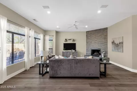 Living - 4338 E Hamblin Dr, Phoenix, AZ 85050 photo 2 of 3
