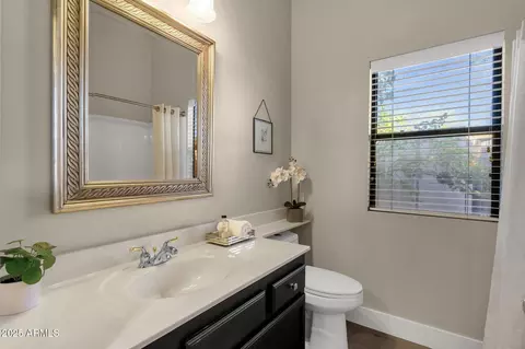 Bath - 4338 E Hamblin Dr, Phoenix, AZ 85050 photo 2 of 2
