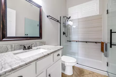 Bath - 4239 W Reddie Loop, Phoenix, AZ 85083 photo 4 of 4