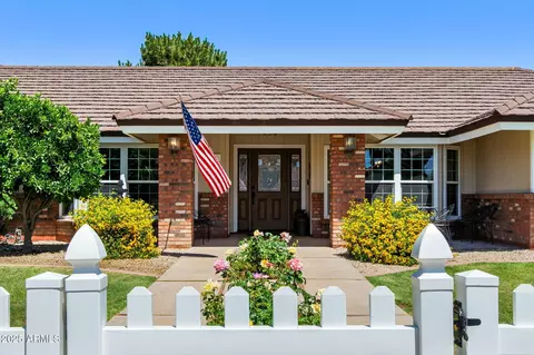 3160 E Fox St, Mesa, AZ 85213