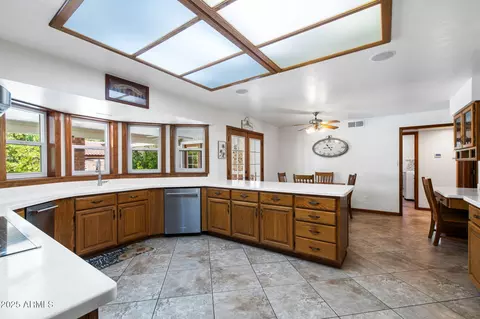Kitchen - 3160 E Fox St, Mesa, AZ 85213 photo 4 of 5
