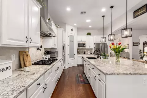 Kitchen - 2879 E Austin Dr, Gilbert, AZ 85296 photo 5 of 5