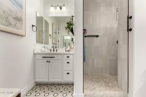 Bath - 2879 E Austin Dr, Gilbert, AZ 85296 photo 5 of 6