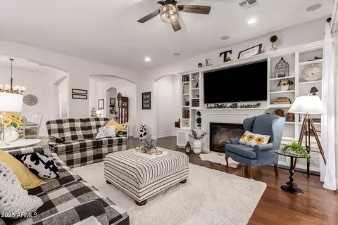 Living - 2879 E Austin Dr, Gilbert, AZ 85296 photo 2 of 2