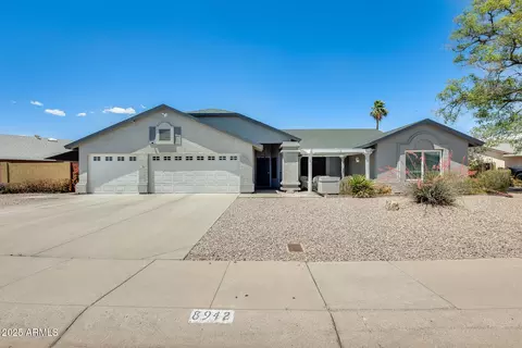 8942 W Peck Dr, Glendale, AZ 85305
