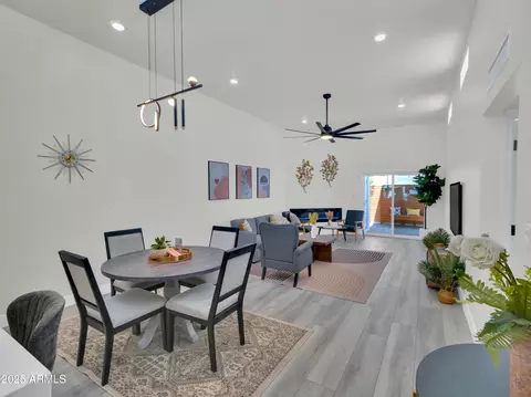 3401 N 37th St #14, Phoenix, AZ 85018