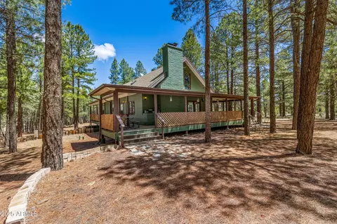 11935 E Spring Valley Rd, Parks, AZ 86018