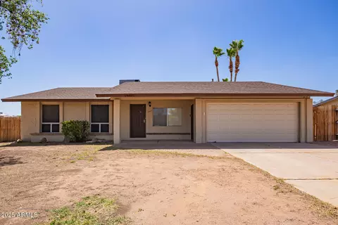 Exterior - 18402 N 17th Ave, Phoenix, AZ 85023 photo 2 of 9