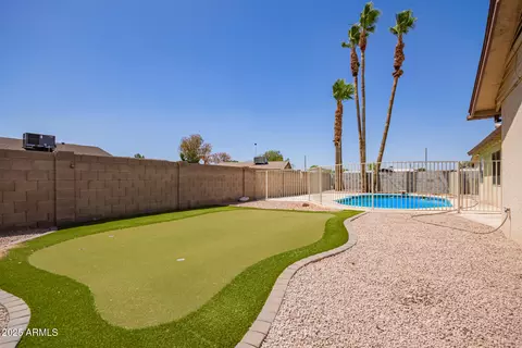 Exterior - 18402 N 17th Ave, Phoenix, AZ 85023 photo 6 of 9