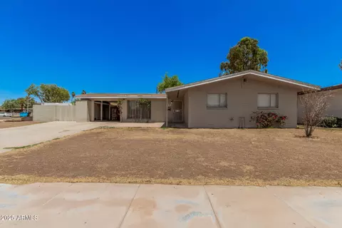 5738 W Heatherbrae Dr, Phoenix, AZ 85031