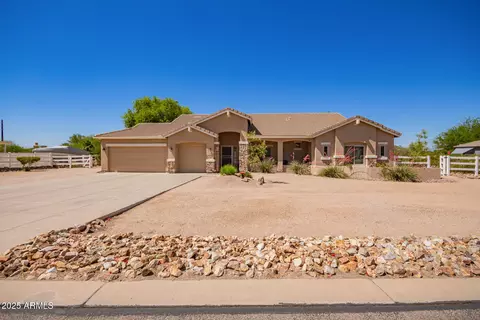 9658 W Golddust Dr, Queen Creek, AZ 85142