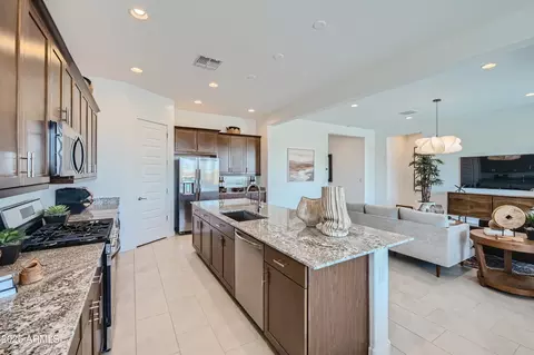 Kitchen - 10064 S Dutchman Dr, Apache Junction, AZ 85120 photo 3 of 6
