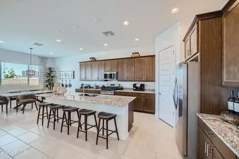 Kitchen - 10064 S Dutchman Dr, Apache Junction, AZ 85120 photo 1 of 6