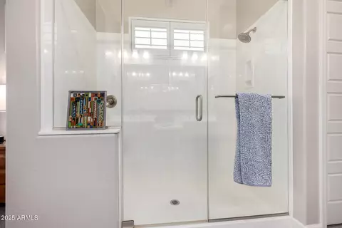 Bath - 6929 E Quill St, Mesa, AZ 85207 photo 2 of 4