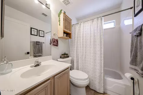 Bath - 4765 E Charleston Ave, Phoenix, AZ 85032 photo 4 of 4