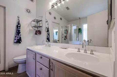 Bath - 4765 E Charleston Ave, Phoenix, AZ 85032 photo 2 of 4
