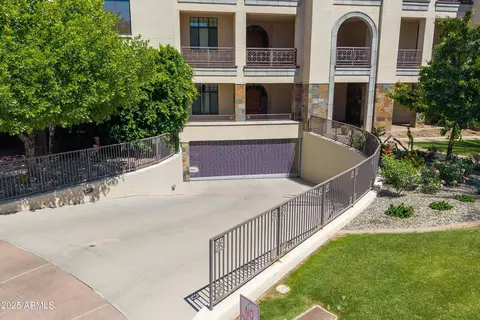 Exterior - 2 Biltmore Est #313, Phoenix, AZ 85016 photo 4 of 6