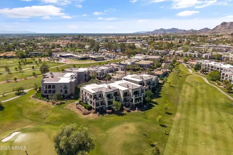 View/Area - 2 Biltmore Est #313, Phoenix, AZ 85016 photo 4 of 9