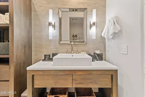 Bath - 2 Biltmore Est #313, Phoenix, AZ 85016 photo 13 of 15