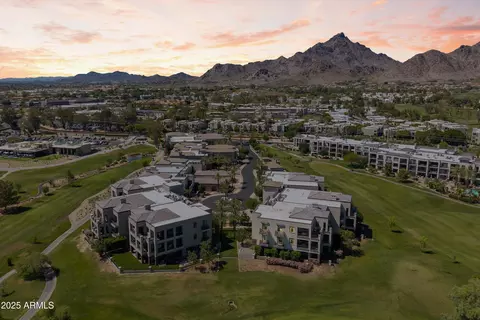 View/Area - 2 Biltmore Est #313, Phoenix, AZ 85016 photo 7 of 9