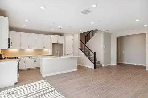 5859 E Covey Ln, Phoenix, AZ 85054