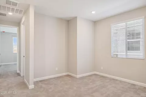 5859 E Covey Ln, Phoenix, AZ 85054 photo 19
