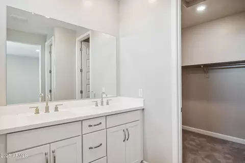 5859 E Covey Ln, Phoenix, AZ 85054 photo 12