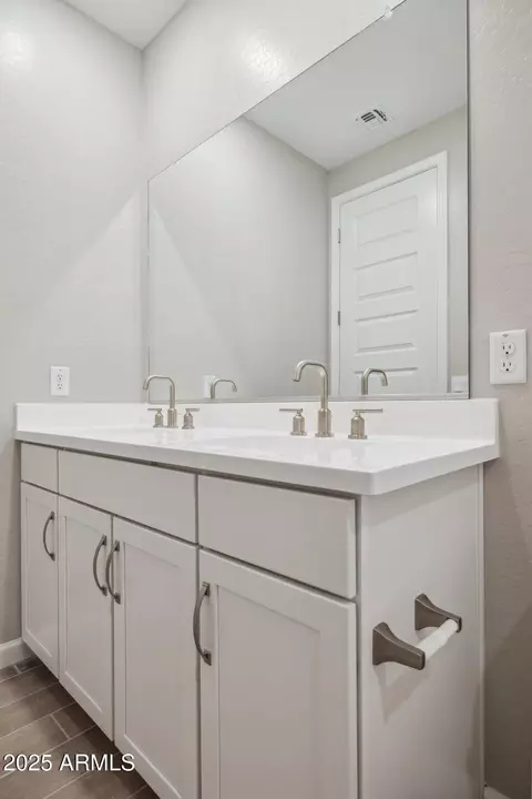 5859 E Covey Ln, Phoenix, AZ 85054 photo 17
