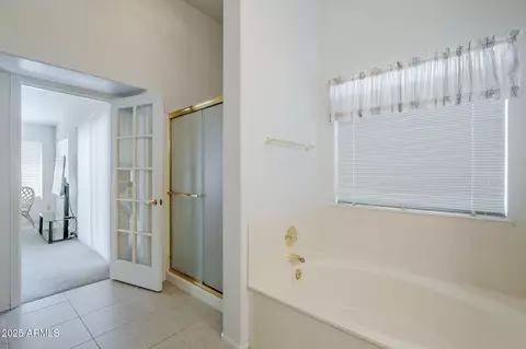 Bath - 2629 E Verbena Dr, Phoenix, AZ 85048 photo 4 of 5