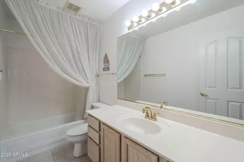 Bath - 2629 E Verbena Dr, Phoenix, AZ 85048 photo 5 of 5