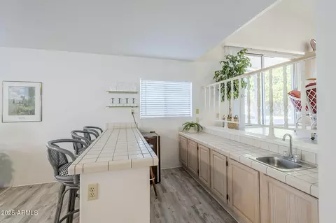 Kitchen - 2629 E Verbena Dr, Phoenix, AZ 85048 photo 5 of 7